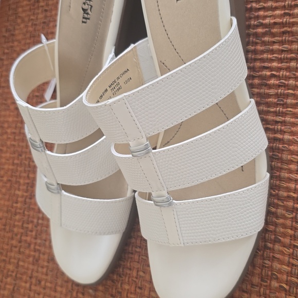 EAST 5TH BRAND WOMENS WHITE DRESSY SUMMERTIME SANDALS SIZE 7.5 MEDIUM - Picture 12 of 16
